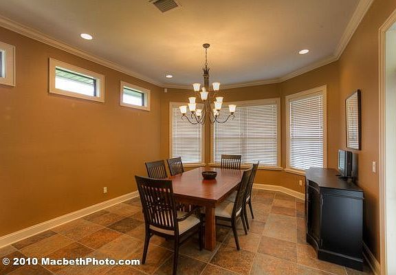 3rd image of 1441 Chapman Cir