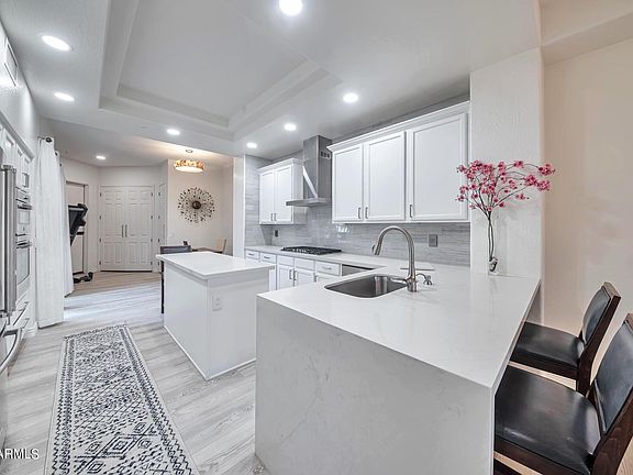 5th image of 20802 Grayhawk Dr #1107
