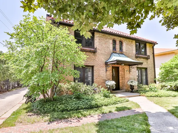 521 North 77th STREET, Wauwatosa, WI 53213
