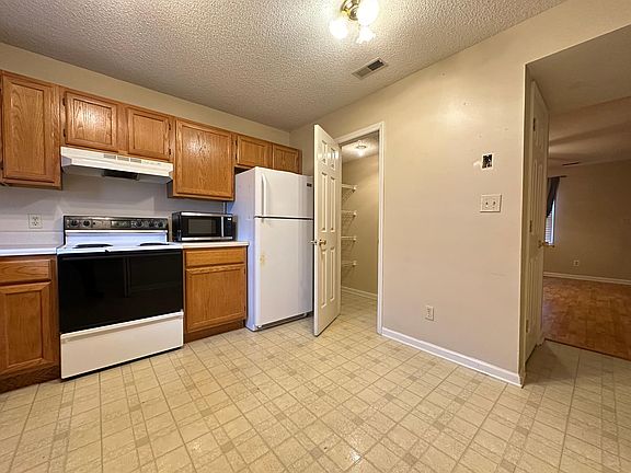 5th image of 305 Elmer St #12