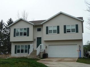 6738 Henry Rd, Belleville, WI 53508