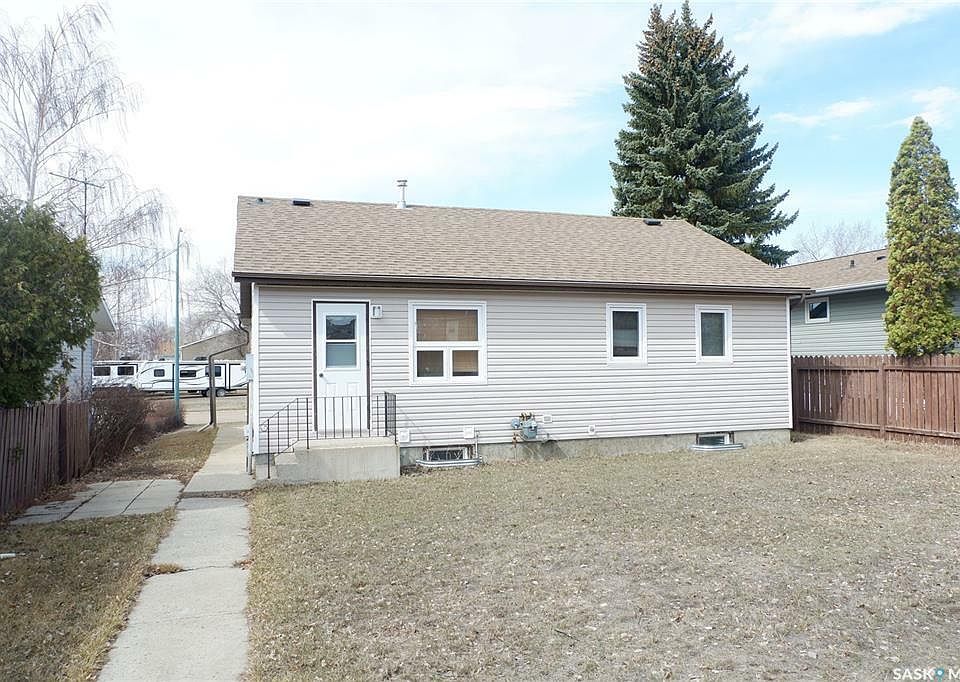 117 4th St W, Coronach, SK S0H 0Z0 Zillow