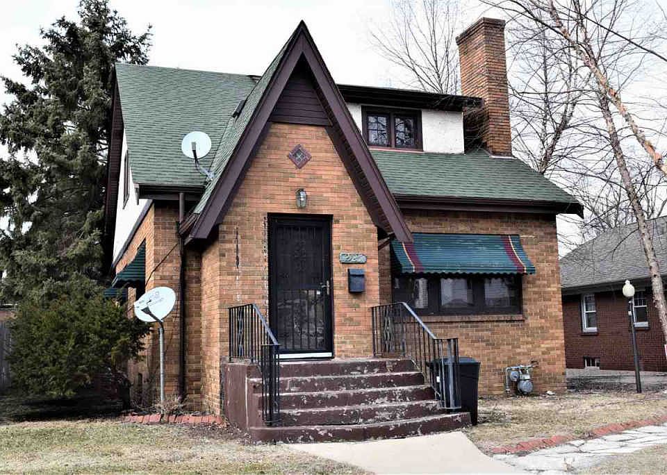 1st image of 2123 Benderwirt Ave