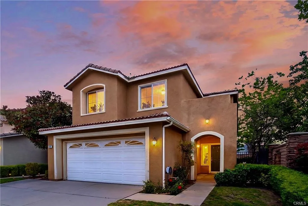 3 bed, 2.5 bath, 1934 sqft, $3,850 — Photo 1