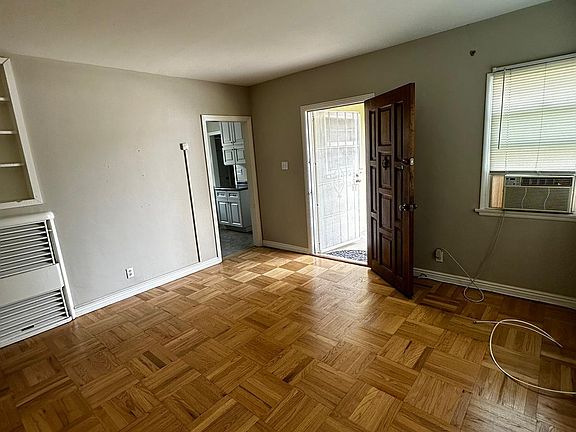 5th image of 4529 Mammoth Ave
