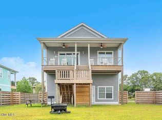 602 E Yacht Dr, Oak Island, NC 28465