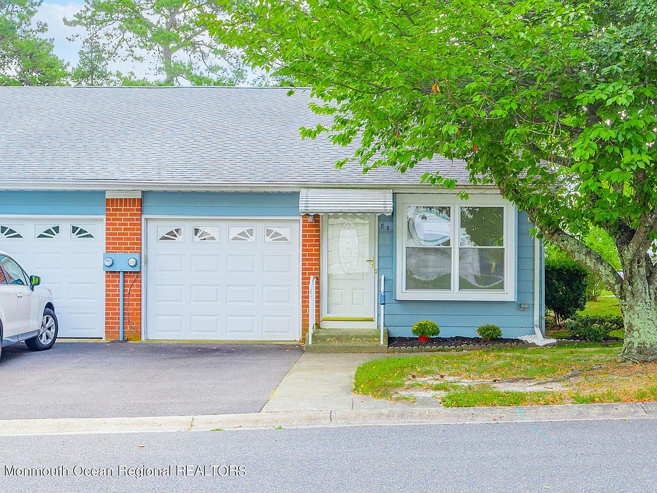1st image of 8B Carteret Ln