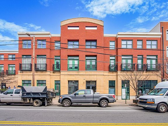 2nd image of 1721 Fairmount Ave APT D
