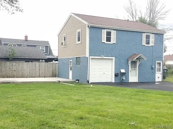 322 Bryant St N, Depew, NY 14043