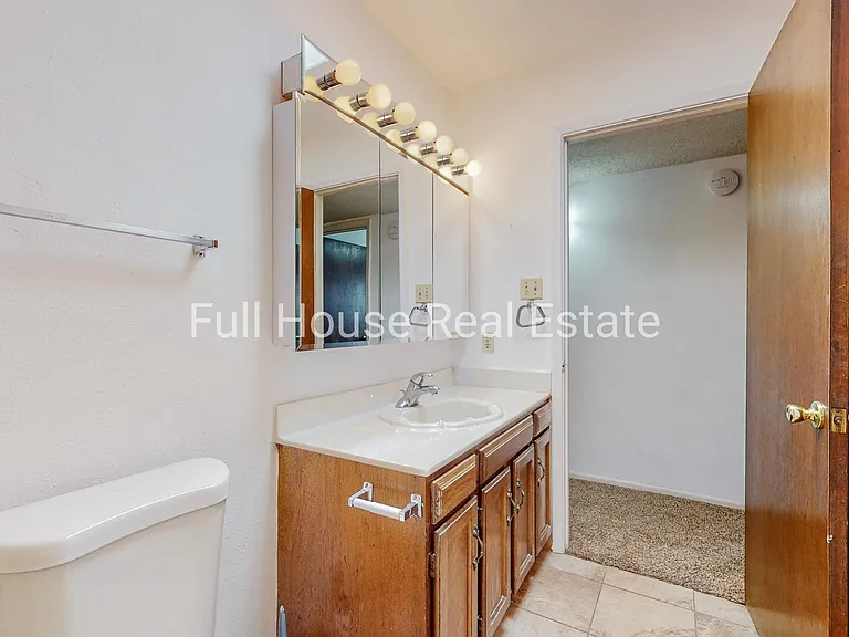 7309 Coulson Dr NE — Photo 12