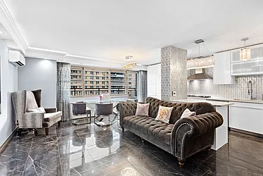 Sold by Thomas Lipovetsky, LREB