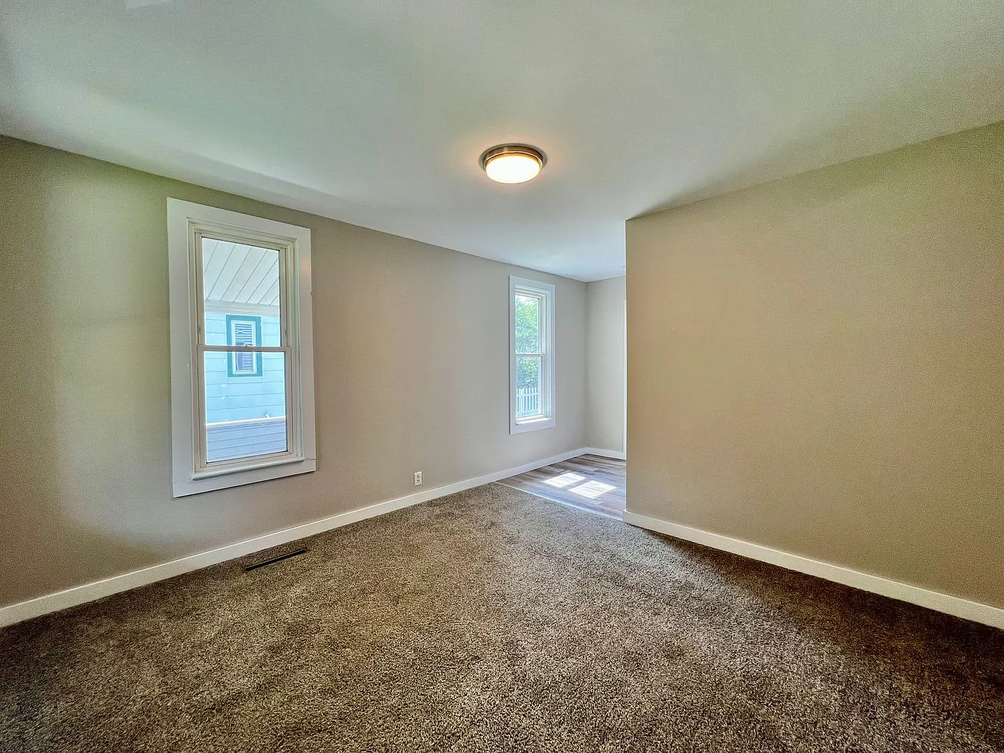 313 7th Ave SE — Photo 3