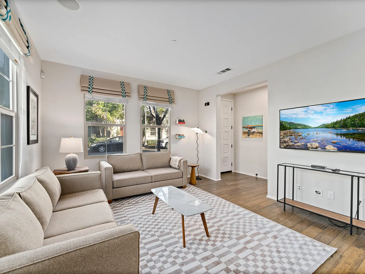 3 bed, 1648 sqft, $5,900 — Photo 4