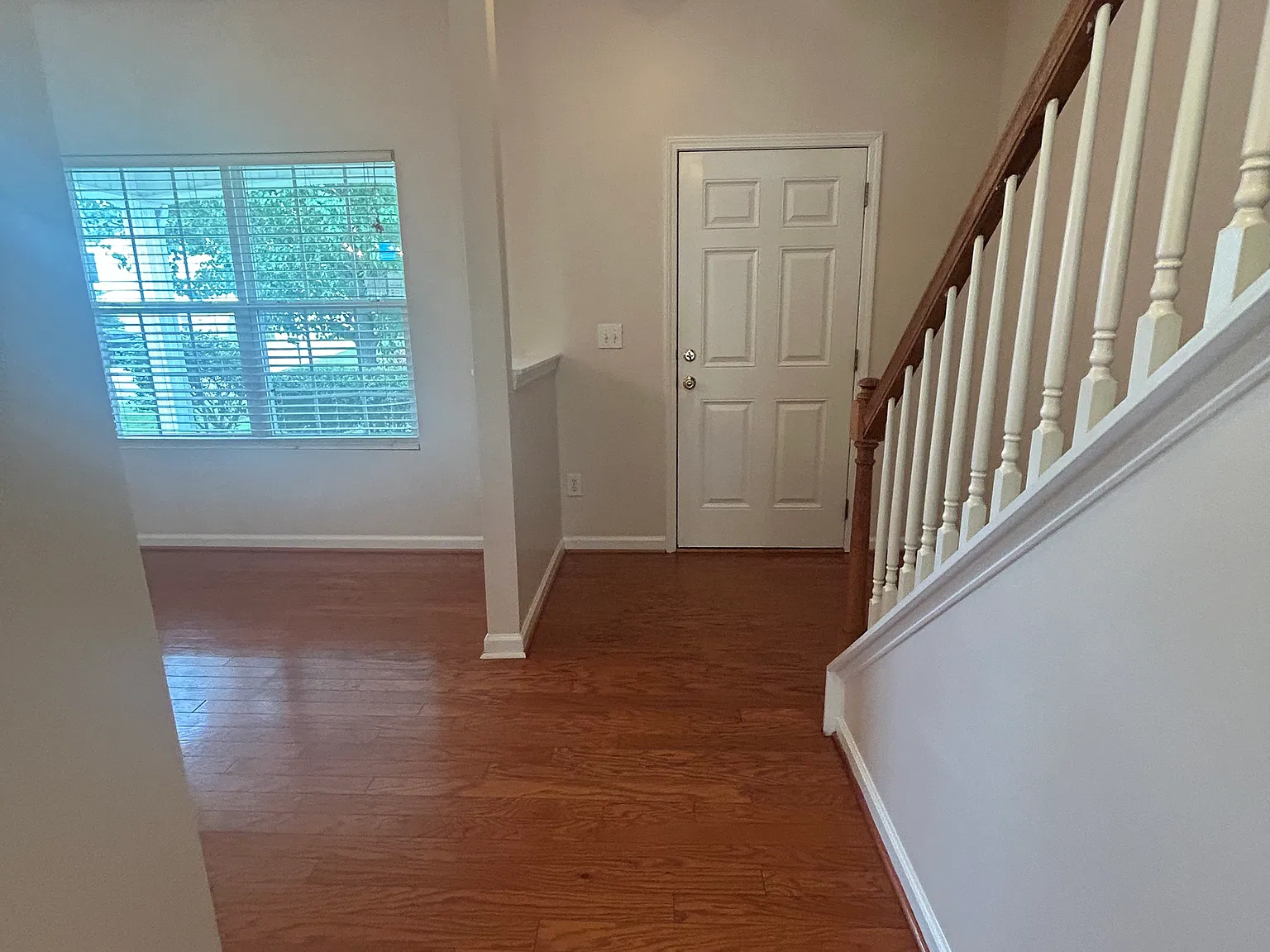 2065 Craver Meadows Dr — Photo 2