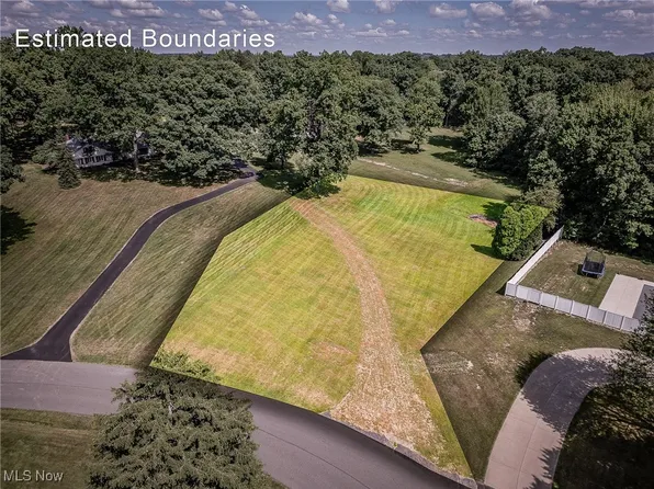 8107 Kellydale St NW, Massillon, OH 44646