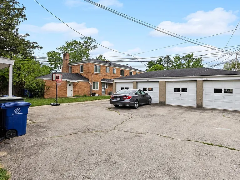 723 Village Dr — Photo 19