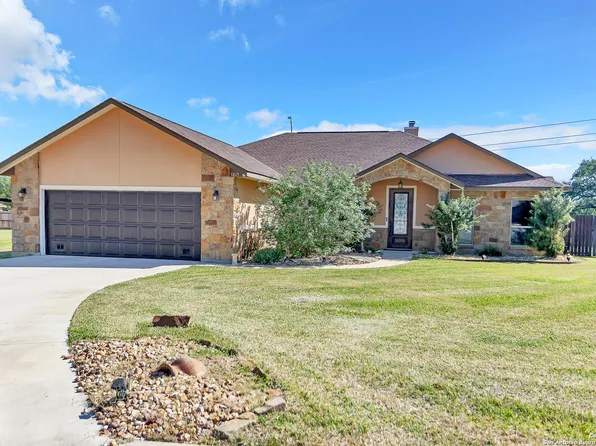 1615 PECAN CIR, Pleasanton, TX 78064