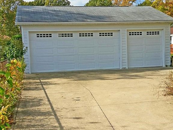 3rd image of 6432 Mariana Dr