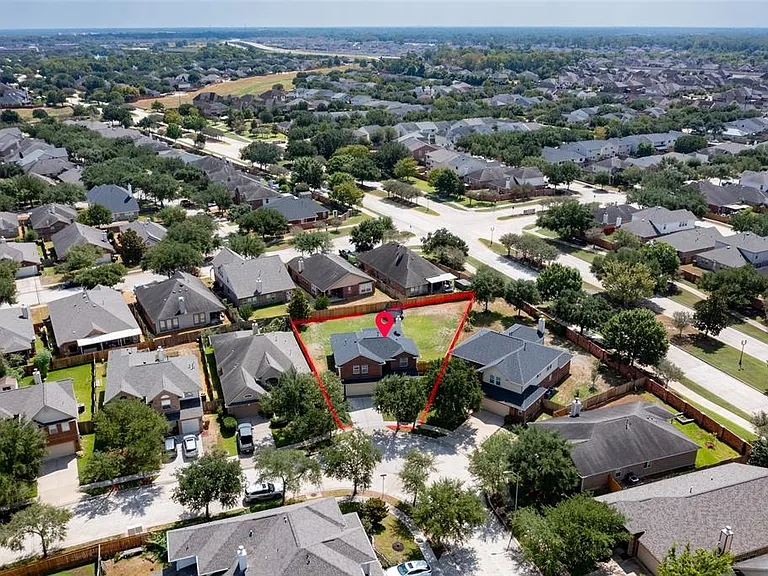 5902 Preserve Ln — Photo 32