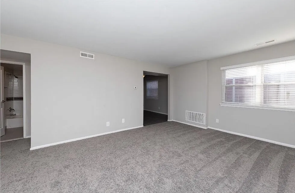 Liberty Crossing Apartments — Photo 4