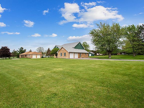 3rd image of 13735 Larkspur Dr