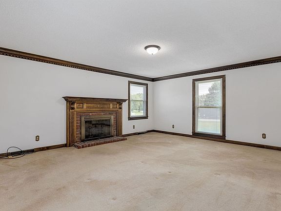 5th image of 2839 Locust Hill Rd