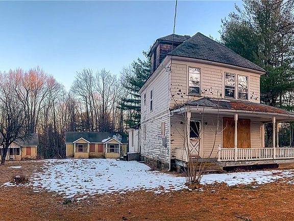 2nd image of 5068 Main St