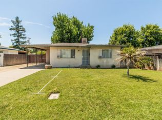 922 Music Ave, Clovis, CA 93612