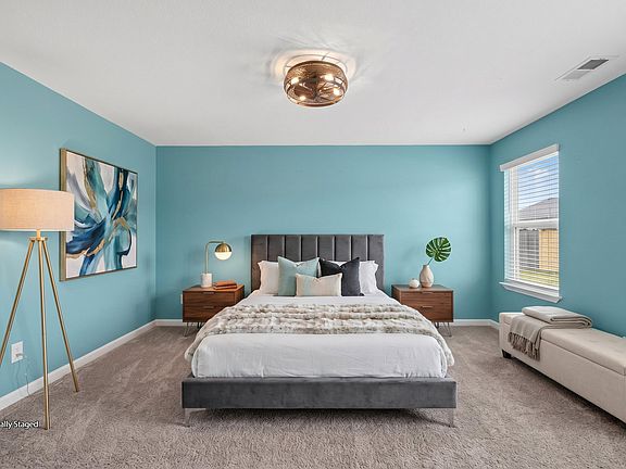 4th image of 216 Claire Pl