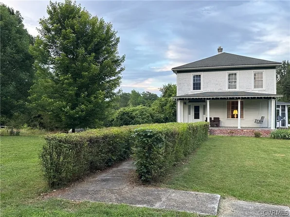 5568 Rocky Hill Rd, Blackstone, VA 23824