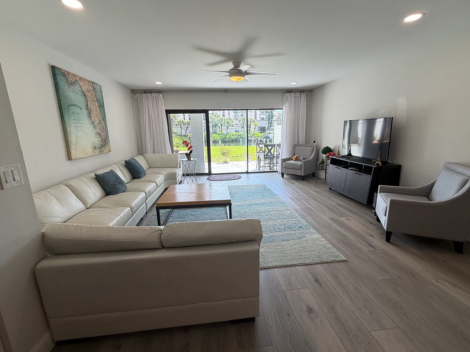 2 bed, 2.5 bath, 1650 sqft, $3,000 — Photo 3