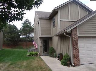 257 SW Pinetree Ln, Lees Summit, MO 64063