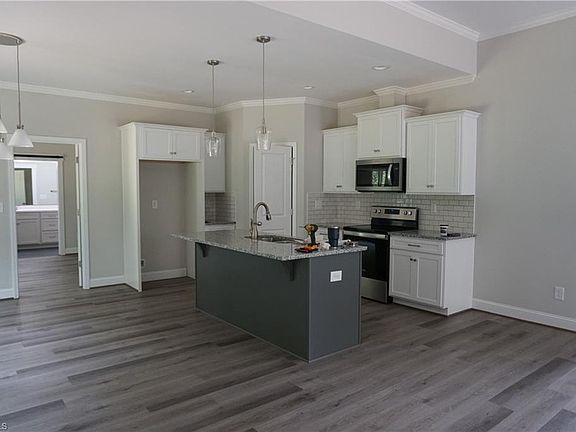 4th image of 206 Helix Ct