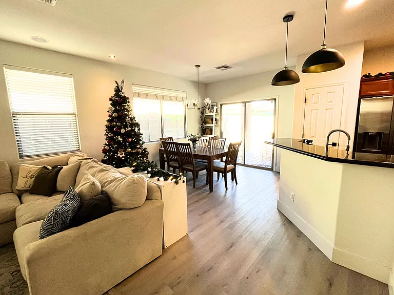 39529 N Noble Hawk Ct — Photo 5