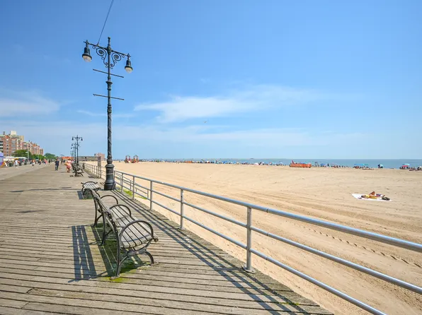 65 Oceana Drive East image 36 of 44