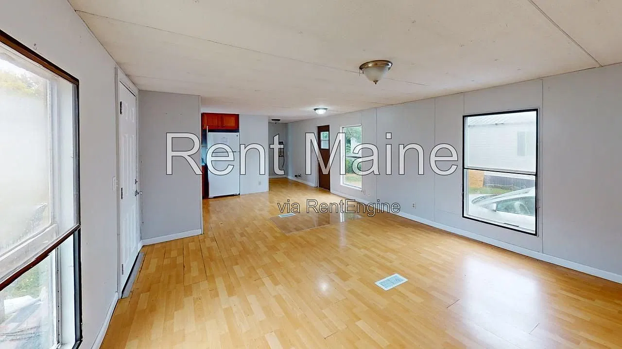 2 bed, 1.0 bath, 700 sqft, $1,050 — Photo 2