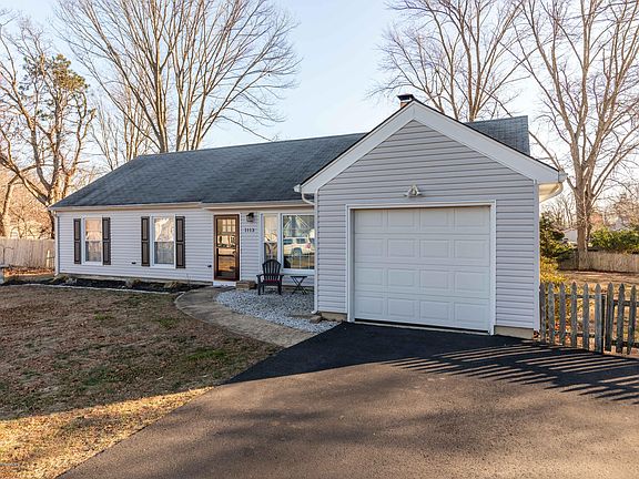2nd image of 1113 Wake Forest Dr