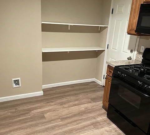 5th image of 708 W 9th St #710