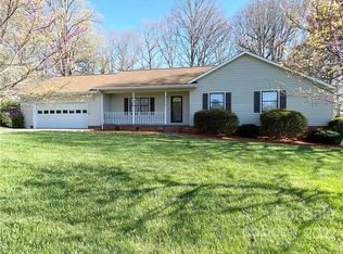 106 Shannon Dr, Lenoir, NC 28645