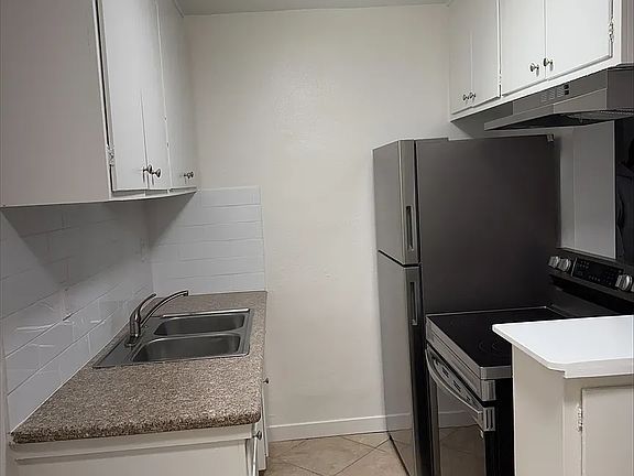 4th image of 15526 Nordhoff St #O35
