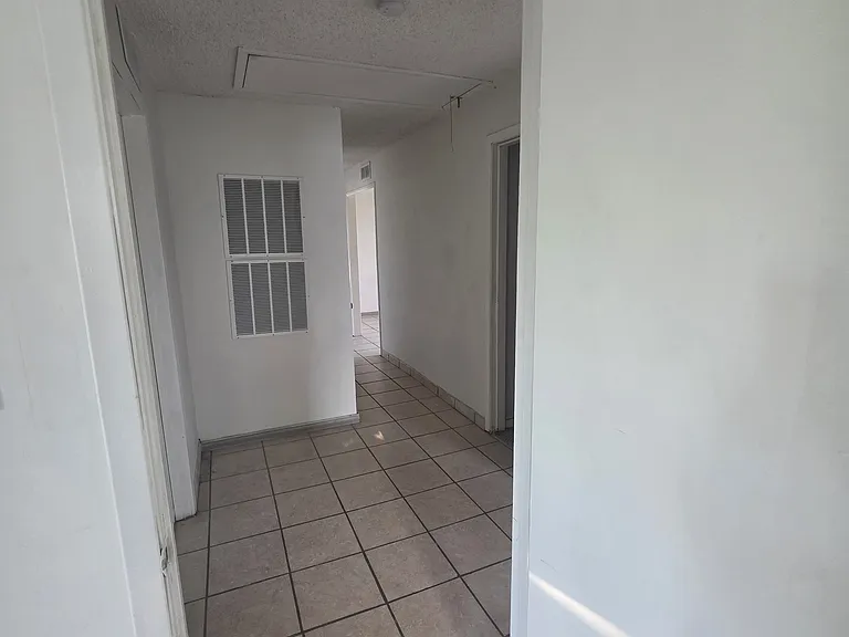 Zulema St — Photo 11