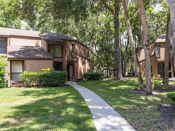 3rd image of 20 Broadmore Cir
