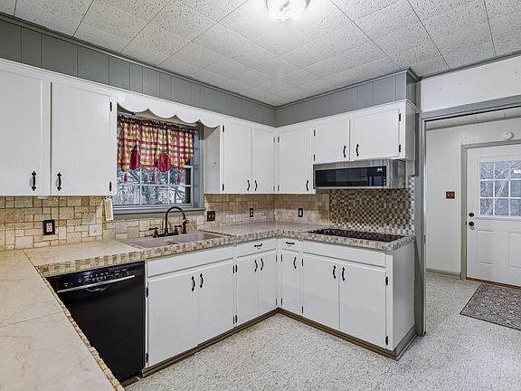 2nd image of 467 Ashley Ave