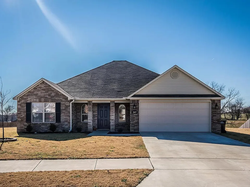 2607 Whispering Woods Ct