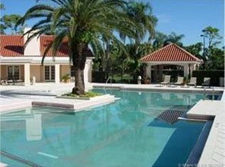 3430 Pinewalk Dr #824, Pompano Beach, FL 33063