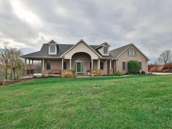 5745 Curnie Dr, Hamilton, OH 45013