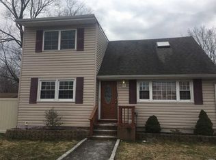 40 Oklahoma Ave, Bay Shore, NY