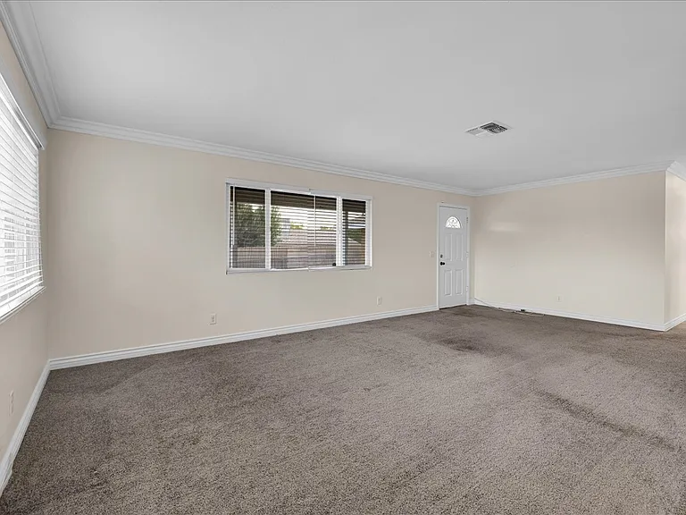 11074 Knobb Ave — Photo 5