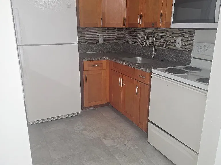 3640 NE 1st Ave #3 — Photo 5