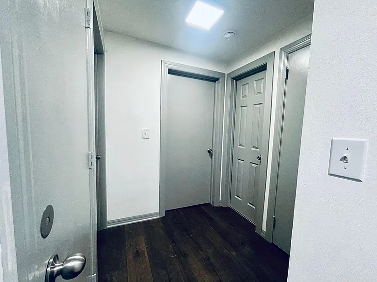 803 Burwood Ave #803 — Photo 11